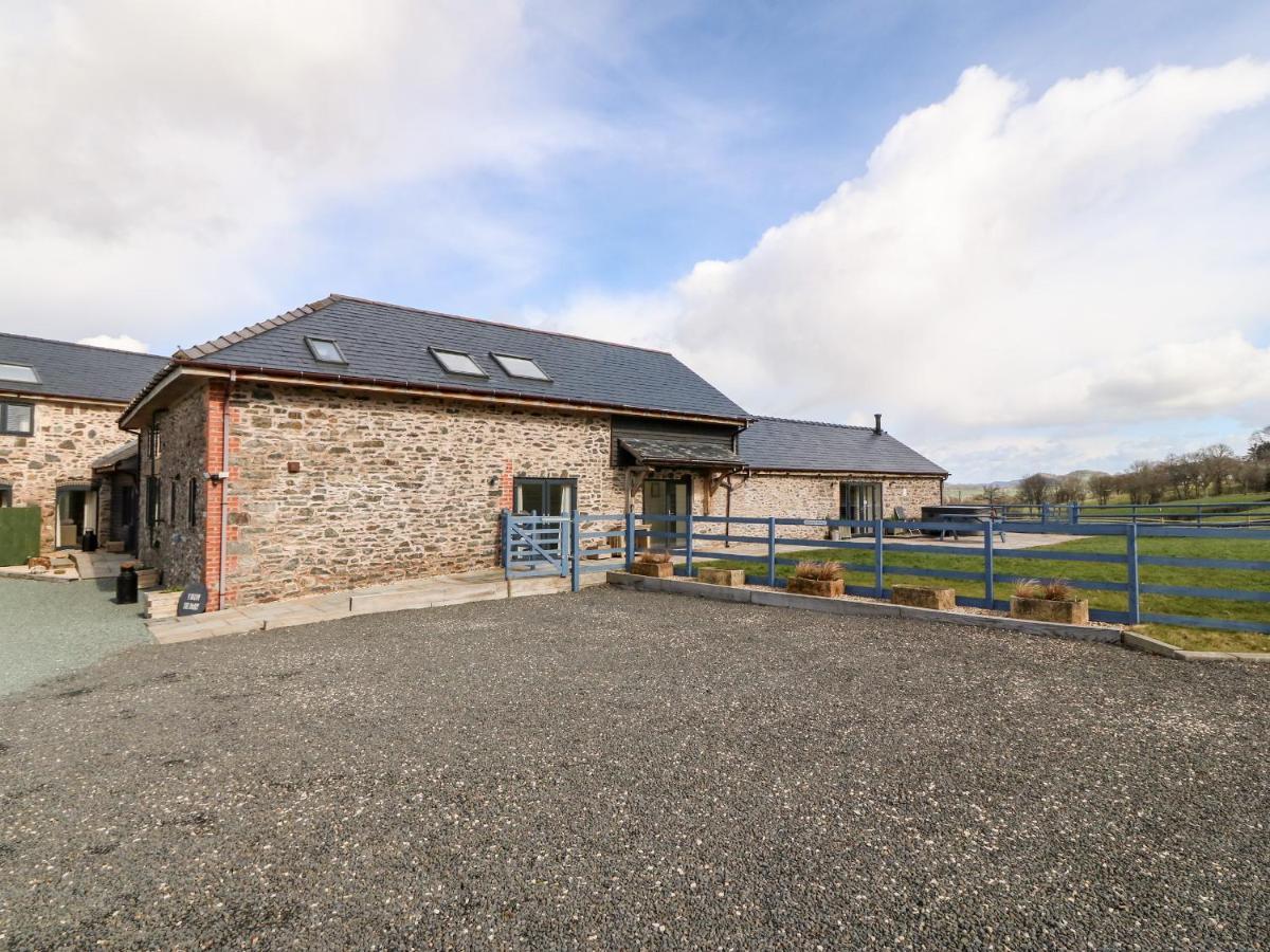 Y Beudy The Dairy Villa Oswestry Exterior photo